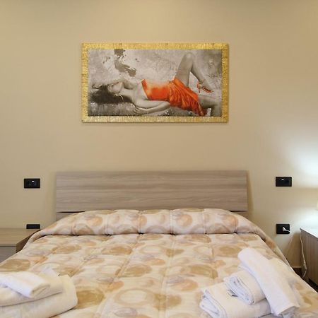 Casa Vacanze Corso Roma Brindisi Bagian luar foto