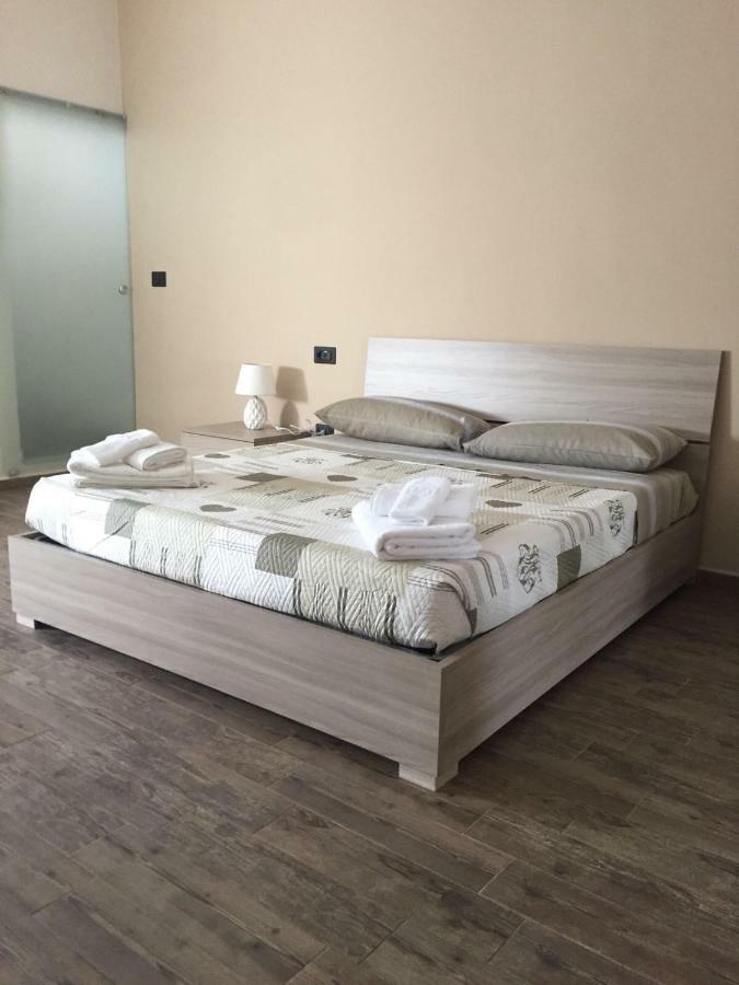 Casa Vacanze Corso Roma Brindisi Bagian luar foto